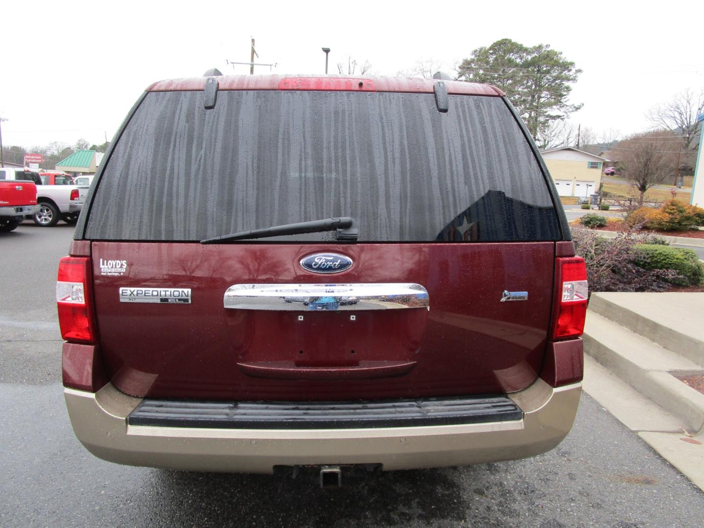 2012 RED Ford Expedition EL King Ranch 4WD (1FMJK1J56CE) with an 5.4L V8 SOHC 16V FFV engine, 6-Speed Automatic transmission, located at 1814 Albert Pike Road, Hot Springs, AR, 71913, (501) 623-1717, 34.494228, -93.094070 - Photo#5